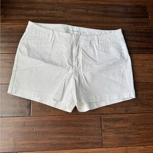 Old Navy Women's White Pixie Shorts sz 8